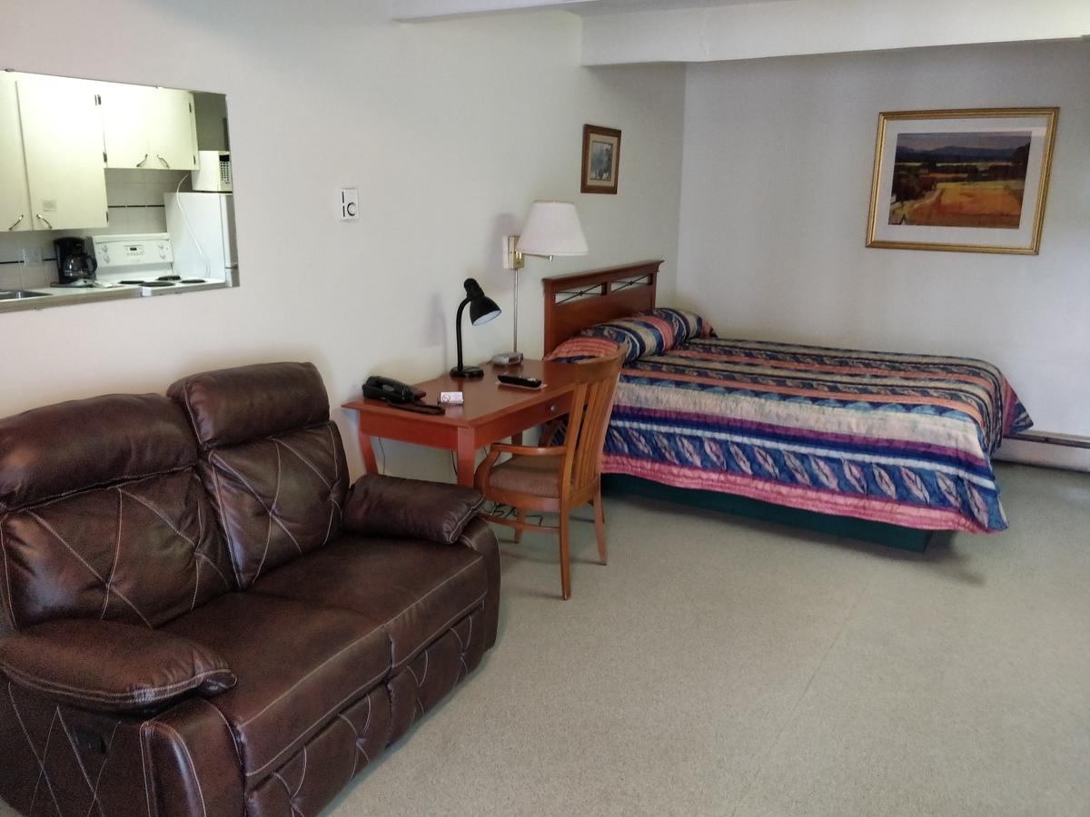 Siesta Inn Vanderhoof Екстериор снимка