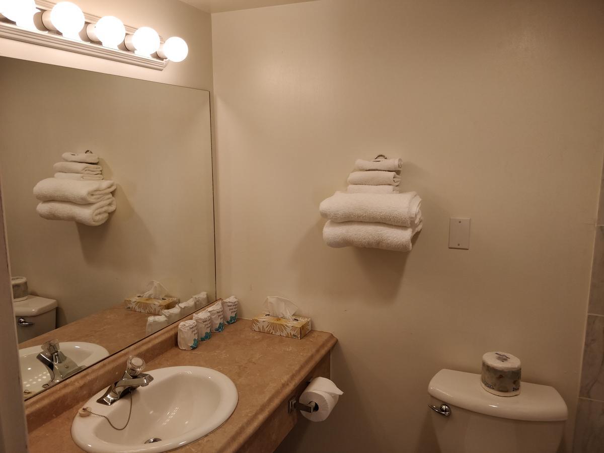 Siesta Inn Vanderhoof Екстериор снимка